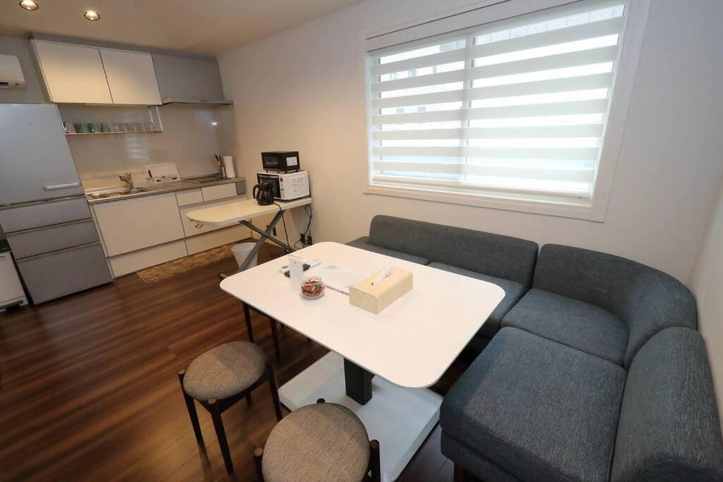 White Crystal Roomb Fukuoka  Exterior photo