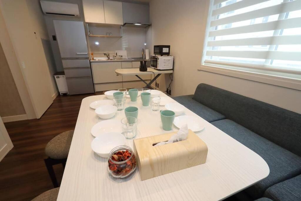 White Crystal Roomb Fukuoka  Exterior photo