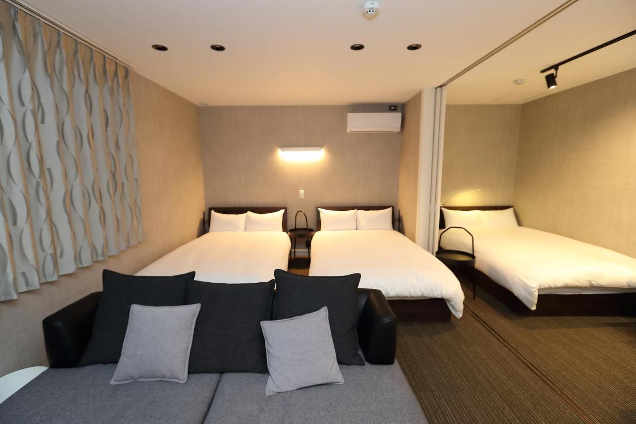 White Crystal Roomb Fukuoka  Exterior photo
