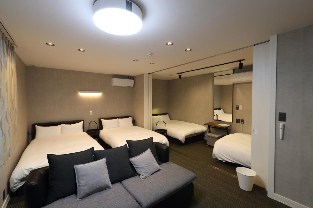 White Crystal Roomb Fukuoka  Exterior photo